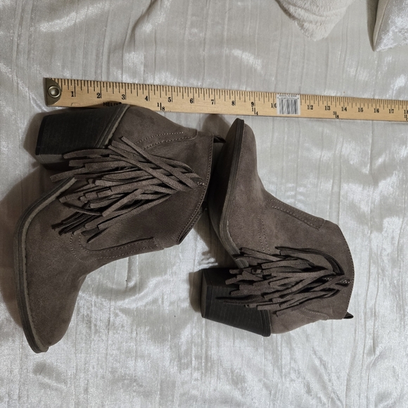 Fringe Brown Ankle Boots By Faded Glory. Size 8 EUC!! - Picture 6 of 7